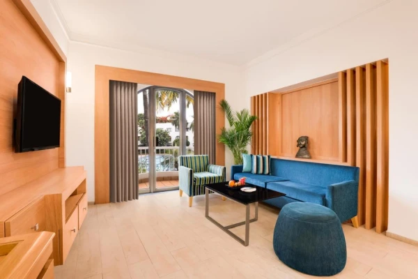 jacuzzi hotel in chilkalthana, aurangabad - lemon tree hotel aurangabad