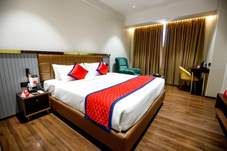 hotel with free parking in samarthnagar road, aurangabad - spree manor hotel