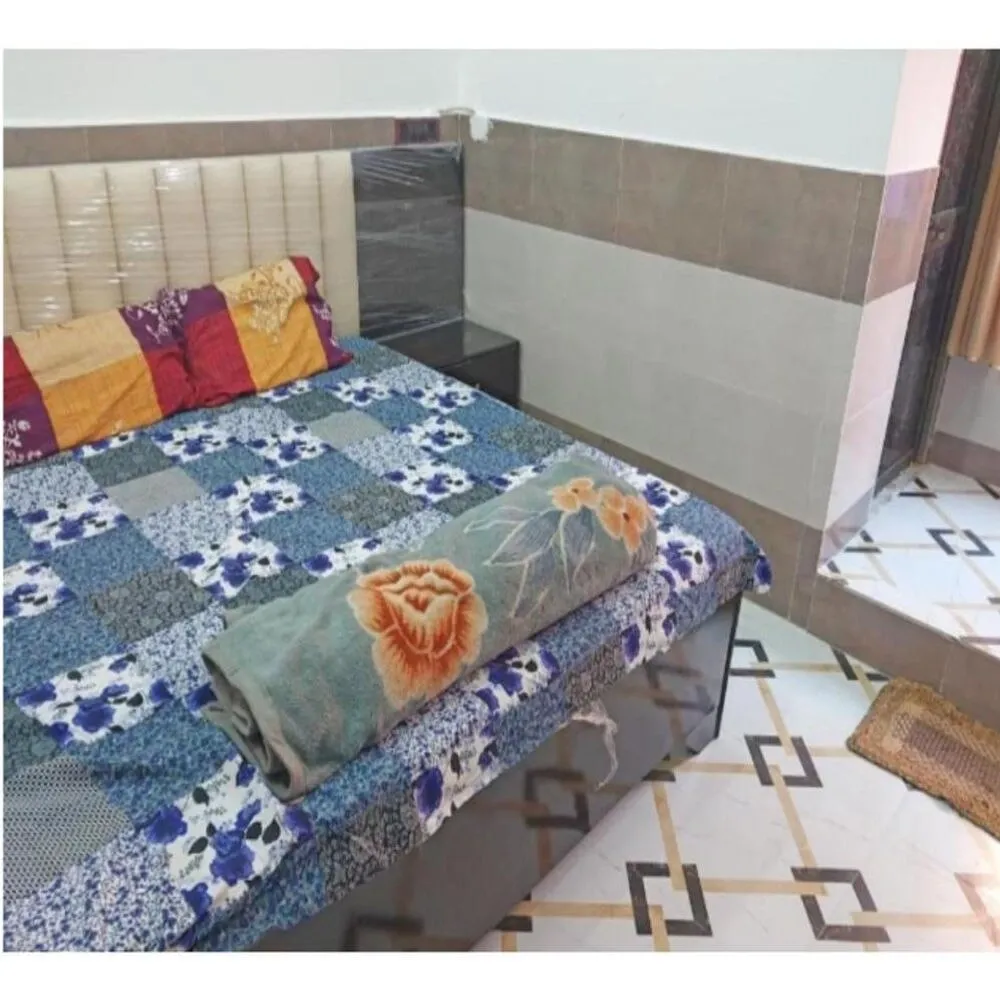 hotel with bar in darshan nagar, ayodhya - hotel sahu rooms ayodhya