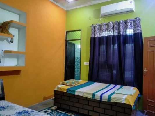 hotel in ranopali, ayodhya for family - shri raghupati guest house