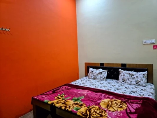 hotel near ayodhya airport - shri raghupati guest house