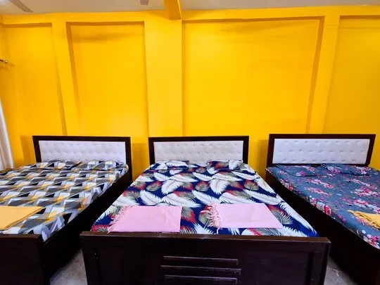 hotel near ayodhya railway station - shri raghupati guest house