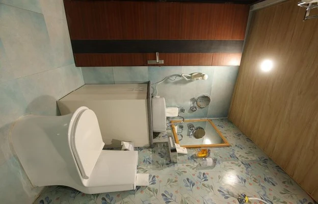 hotel near badrinath railway station - amritara the avadh