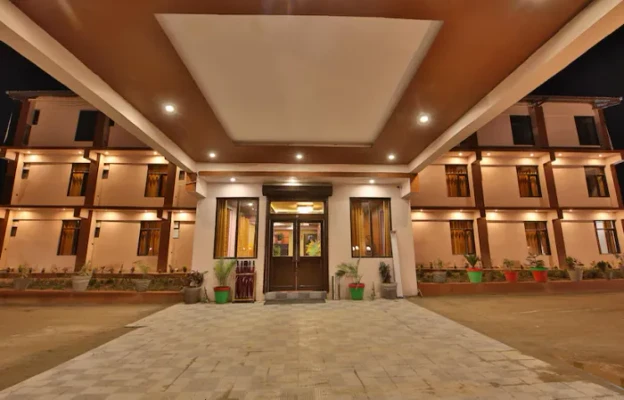 hotel near badrinath railway station - amritara the avadh