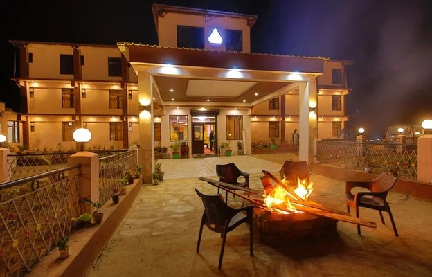 Hotel in badrinath road, badrinath for family - amritara the avadh