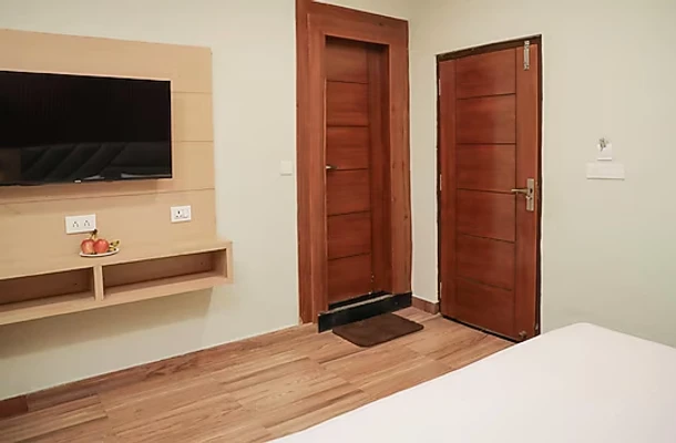 hotel with meeting room in badrinath road, badrinath - ecko premier new yoga