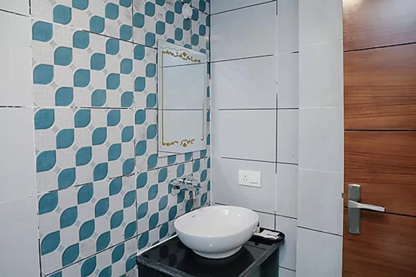 hotel with free parking in badrinath road, badrinath - ecko premier new yoga