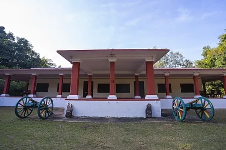 hotel with gym in tala, bandhavgarh - maharaja kothi by alivaa bandhavgarh