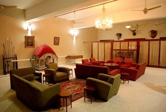 hotel with party hall in tala, bandhavgarh - maharaja kothi by alivaa bandhavgarh