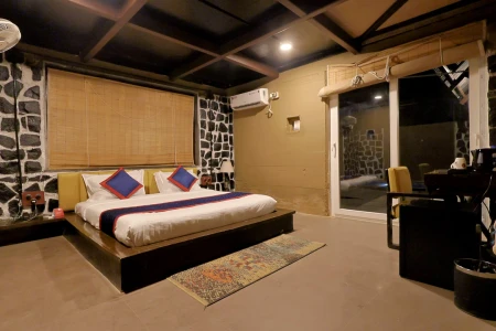 hotel with free parking in tala, bandhavgarh - spree maati jungle resort bandhavgarh