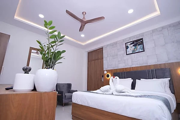 hotel with gym in devanahalli, bangalore - 69th heaven hotel