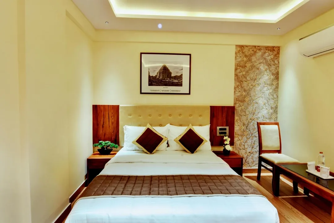 hotel with party hall in kundallahalli, bangalore - ahom comfort