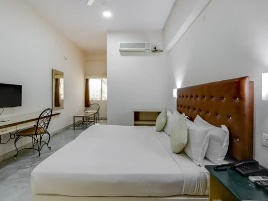 hotel with bar in kengeri, bangalore - airavatha residency