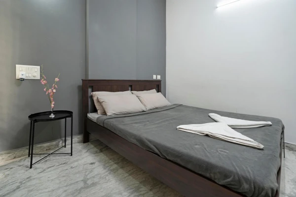 group holiday hotels in aishwarya apartment bangalore