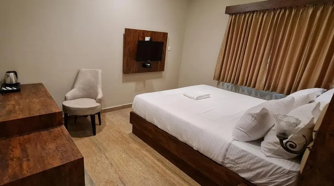 best couple friendly hotels in al noor palace bangalore