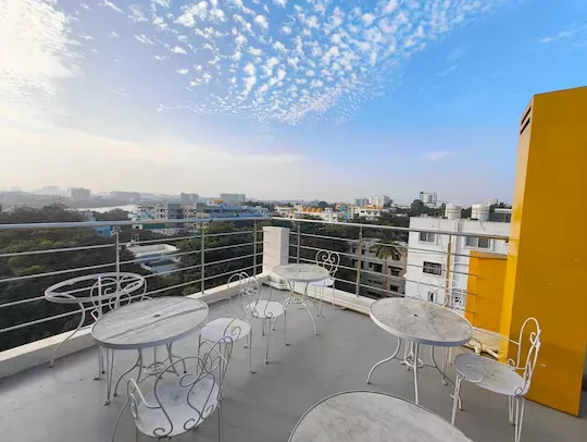 best luxury hotel in apex inn manyata bangalore