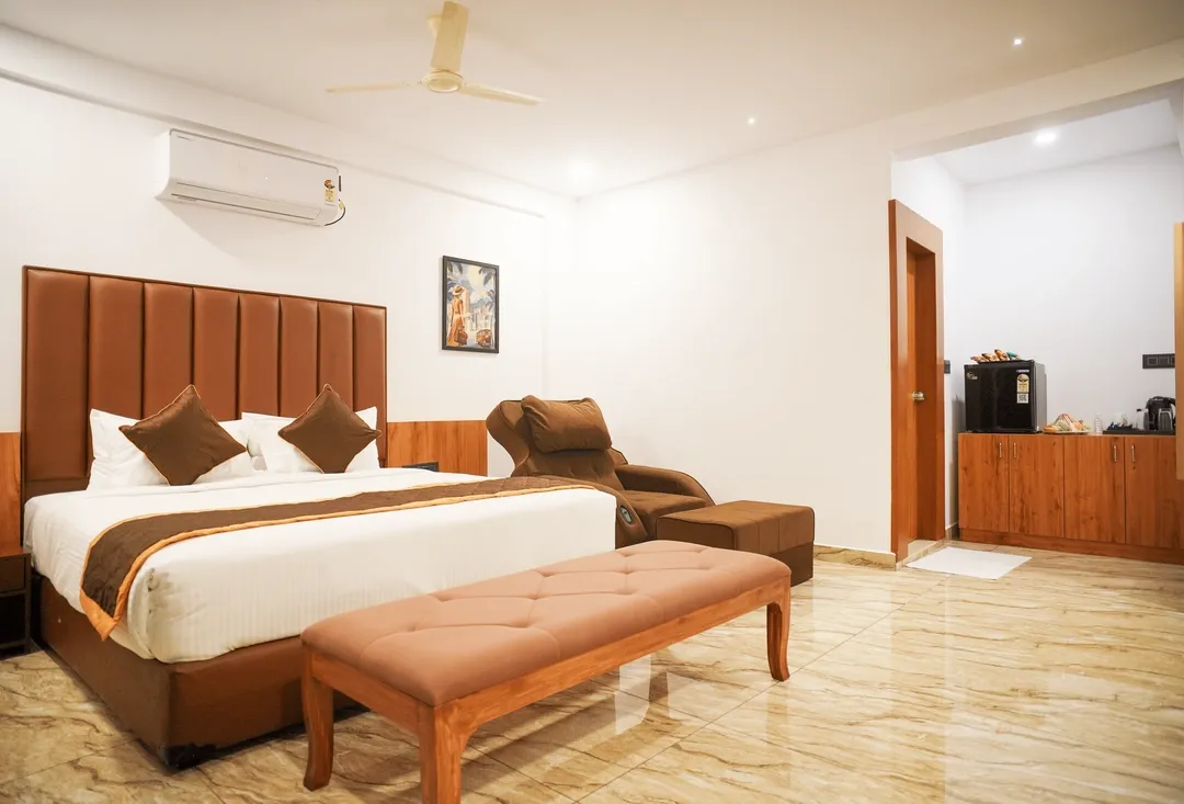 hotel in kadubeesanahalli, bangalore for couples - bliss hotel