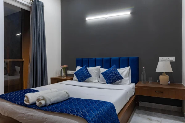 hotel with meeting room in btm layout, bangalore - buteak suites