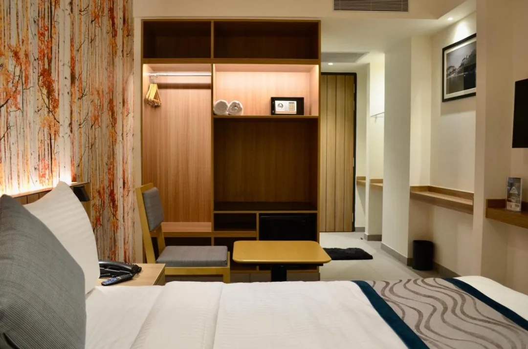corporate hotels in city lake hotel bangalore