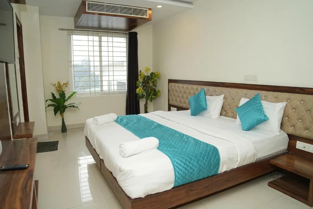 hotel with banquet hall in brookefield, bangalore - de classico hotel- brookefield