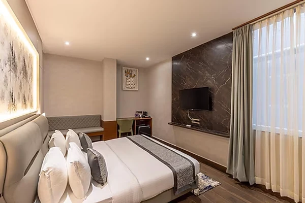 hotel with bar in byatarayanapura, bangalore - dhisha inn hotel