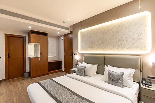 best couple friendly hotels in dhisha inn hotel bangalore
