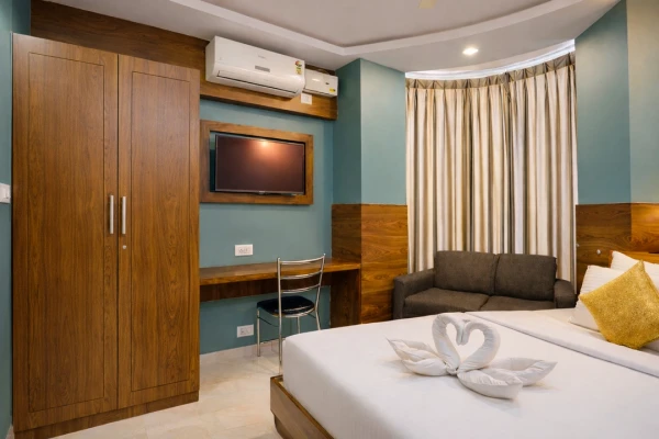 hotel with meeting room in madiwala, bangalore - diamond palace