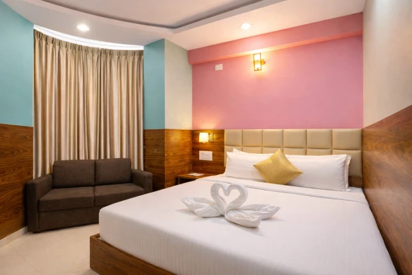 hotel with banquet hall in madiwala, bangalore - diamond palace