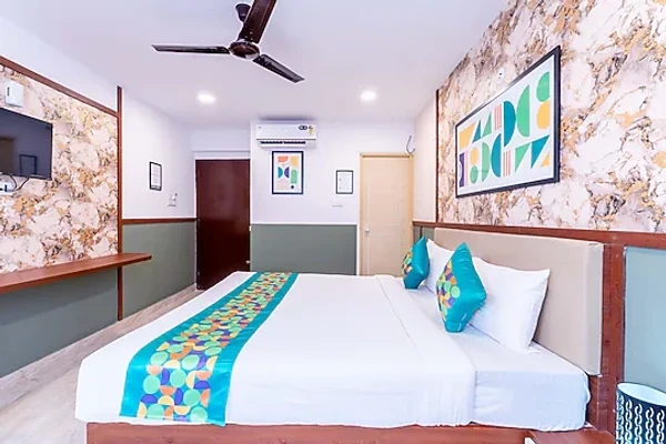 top luxury hotels in emirates suites indiranagar bangalore