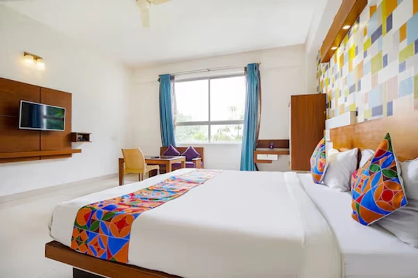 hotels for few hours in emirates suites bangalore