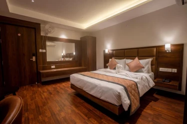hotel near bangalore railway station - golden fortune suites hotel
