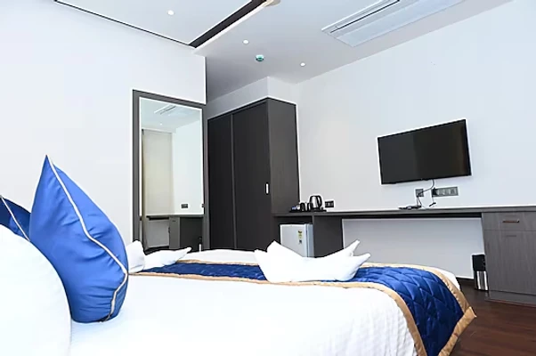 best hourly stay in golden suites bangalore