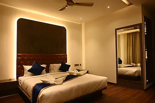 best luxury hotels in golden suites bangalore