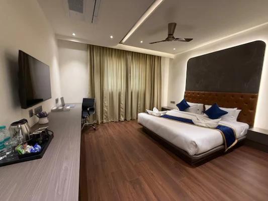 online room booking in jp nagar, bangalore - golden suites