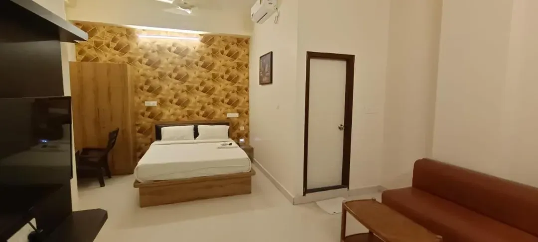 jacuzzi hotel in dr.s.r.k. nagar post, bangalore - grand vista inn