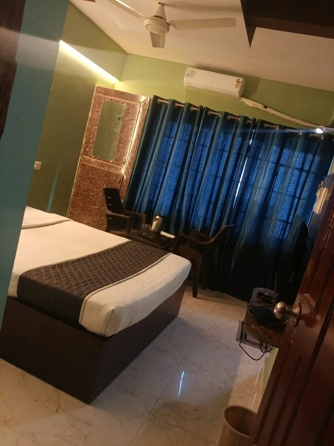 best hotels for unmarried couples in harsha residency bangalore