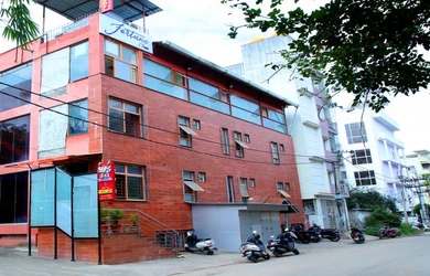 day hotels in hkh comforts bangalore