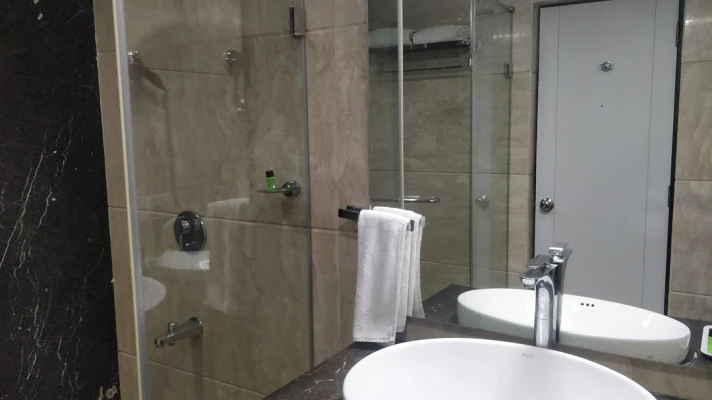 top luxury hotels in hotel ambient turret bangalore