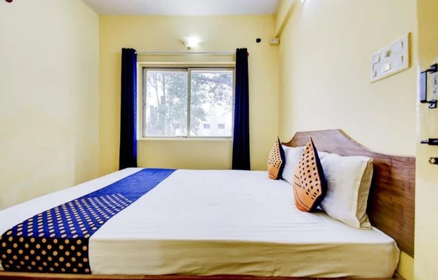 3 star hotels in hotel crystal homes kalyan nagar bangalore