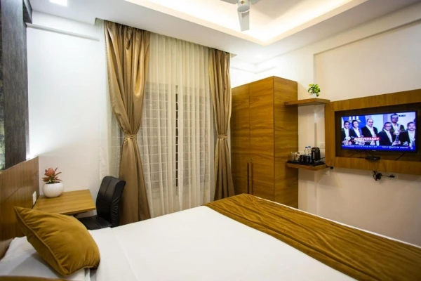 hotel with bar in nagavara, bangalore - hotel ellegant inn nagavara