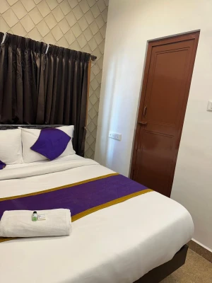 hotel with free parking in jayanagar, bangalore - hotel golden inn