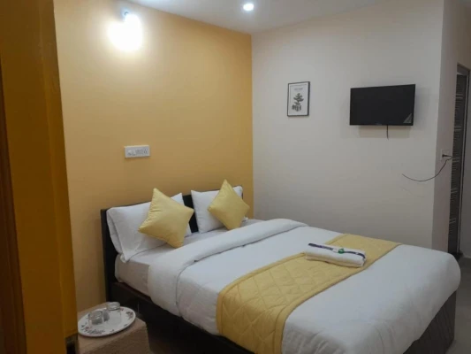 hotel with bar in jigani, bangalore - hotel golden stay