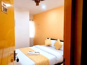 best hourly stay in hotel golden stay bangalore