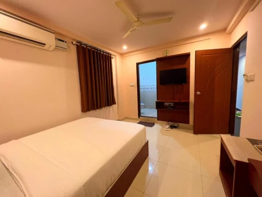 hotel with free parking in btm layout, bangalore - hotel intourist by agira hotels