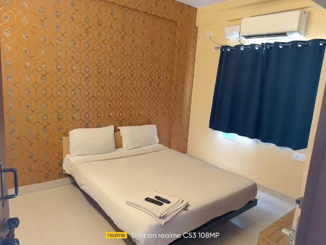 hotel in hosur road, bangalore for family - hotel pallavi grand