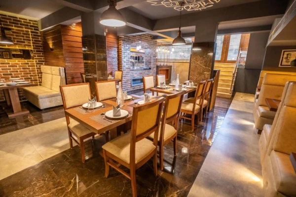 hotel with bar in jayanagar, bangalore - hotel paramos inn