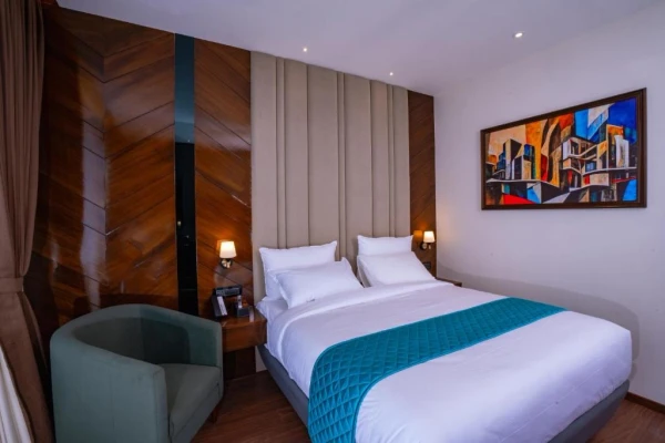 hotel with bar in madiwala, bangalore - hotel paramos meeds