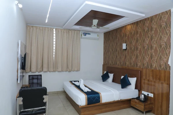 best 24 hours check in hotels in hotel platinum palace bangalore