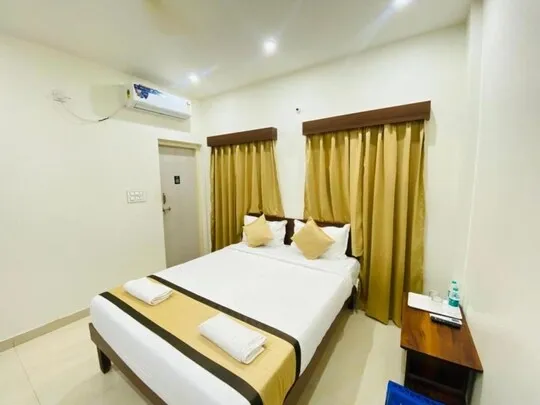 tourist hotels in hotel safko suites bangalore