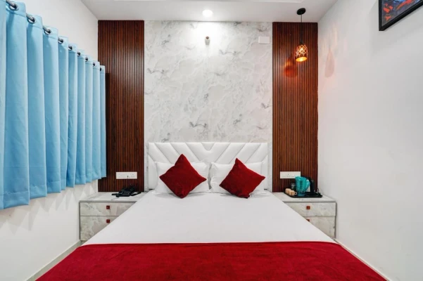 hotel with meeting room in kumaraswamy layout, bangalore - hotel sky blue suites kumarswamy layout